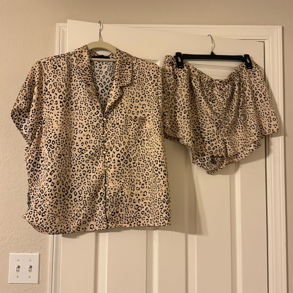 INC International Concepts Other - I-N-C  International Concepts Intimates Womens leopard print Pajama set. XL